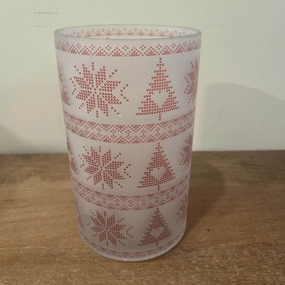 Yankee Candle Mountain Holiday  Nordic Stitch Frosted Glass Hurricane‎ 8